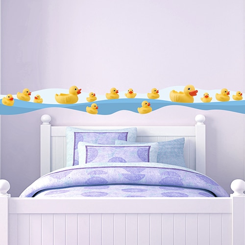 Sticker frise canards au bord de l'eau au-dessus d'un lit d'enfant