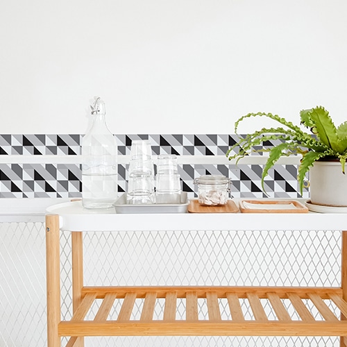 Autocollant déco Scandinave noir et blanc pour carrelage blanc de salle à manger